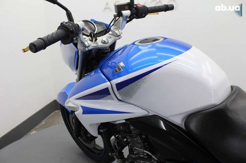 Suzuki GSR 2015 - фото 12