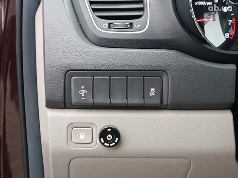 Kia Sedona 2016 красный - фото 21