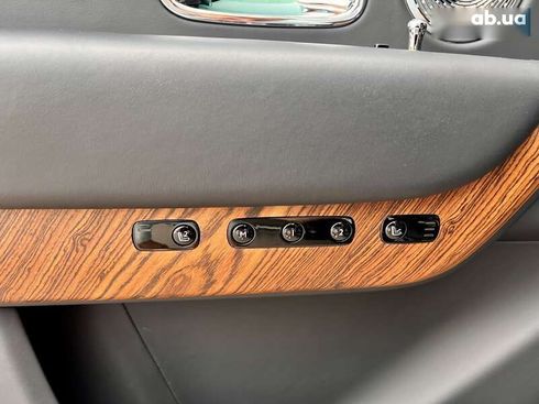 Rolls-Royce Cullinan 2022 - фото 24