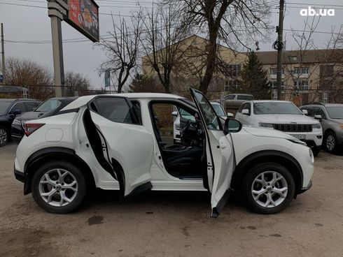 Nissan Juke 2021 белый - фото 17