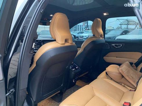 Volvo XC60 2019 - фото 26