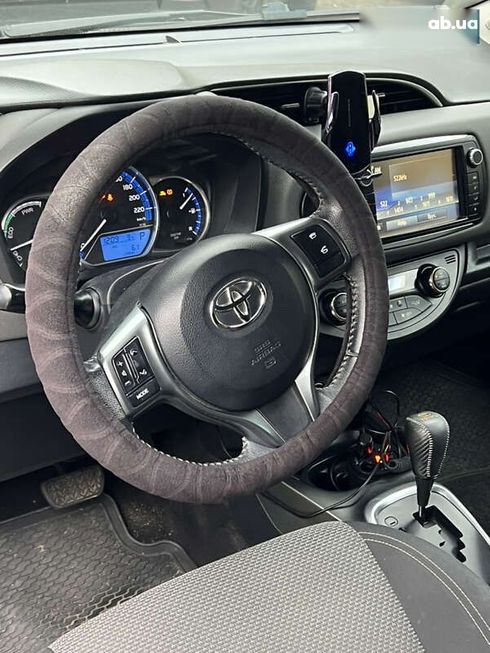 Toyota Yaris 2015 - фото 15