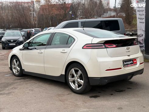 Chevrolet Volt 2014 белый - фото 4