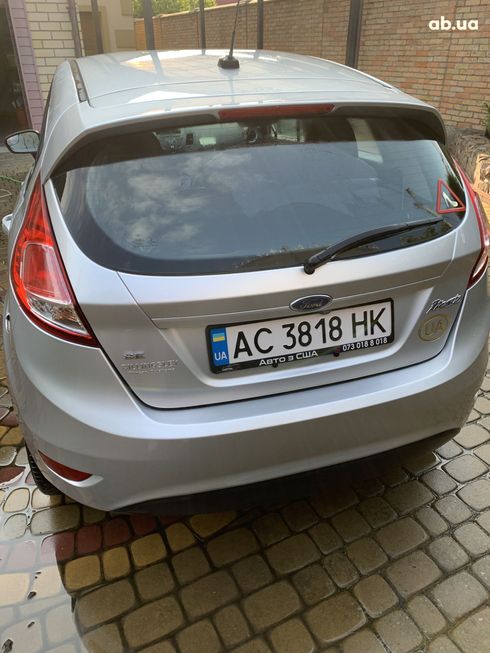 Ford Fiesta 2019 серый - фото 2