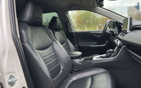 Toyota RAV4 2019 - фото 9