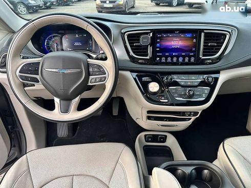 Chrysler Pacifica 2017 - фото 24