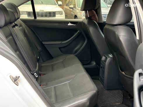 Volkswagen Jetta 2012 белый - фото 19