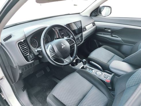 Mitsubishi Outlander 2014 белый - фото 21