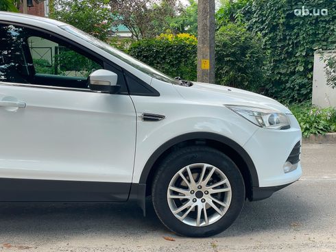 Ford Kuga 2016 белый - фото 4