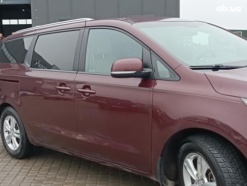 Kia Sedona 2016 красный - фото 15