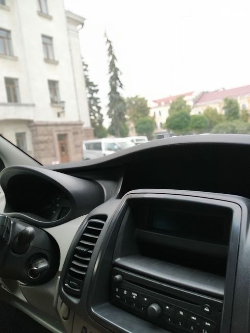 Renault Trafic 2011 серебристый - фото 11