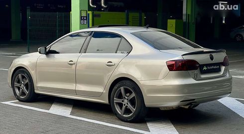 Volkswagen Jetta 2013 - фото 4