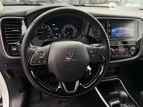 Mitsubishi Outlander 2018 - фото 13