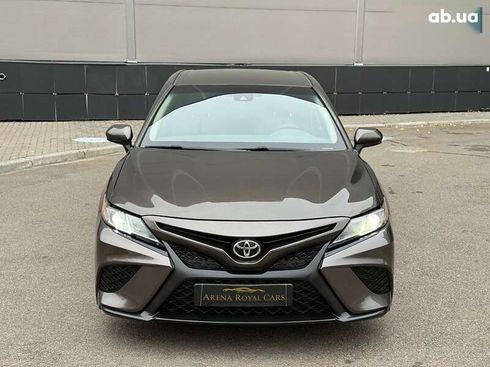 Toyota Camry 2017 - фото 2