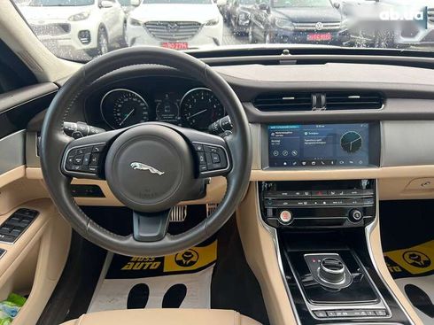 Jaguar XF 2018 - фото 19