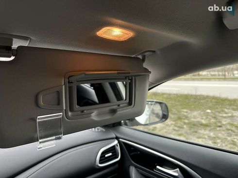Infiniti Q30 2017 - фото 17