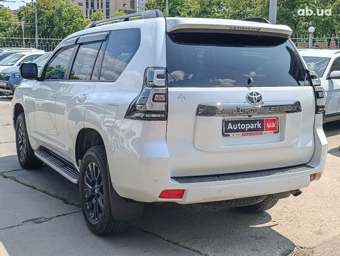 Toyota Land Cruiser Prado 2021 белый - фото 10