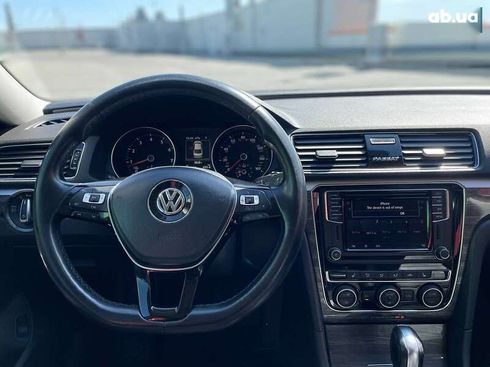 Volkswagen Passat 2018 - фото 23