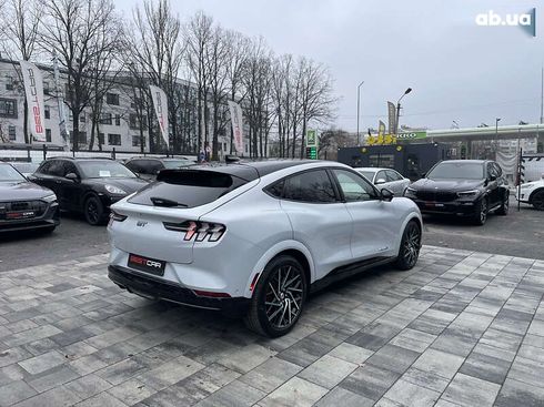 Ford Mustang Mach-E 2023 - фото 10