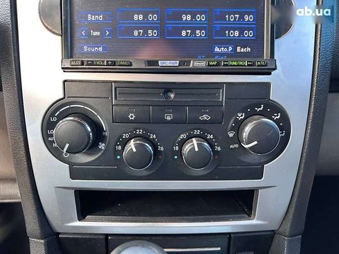 Chrysler 300C 2006 - фото 23