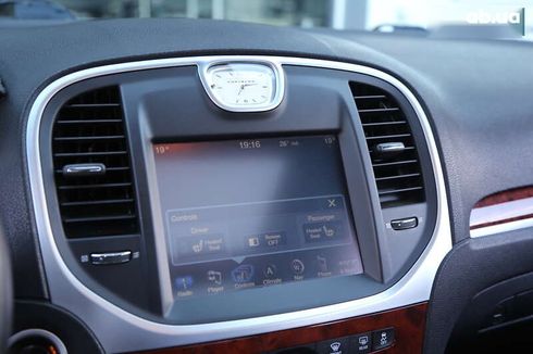 Chrysler 300C 2013 - фото 19