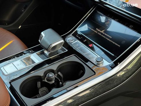 Audi Q8 2020 серый - фото 40