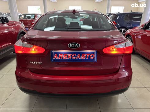 Kia Forte 2015 красный - фото 7