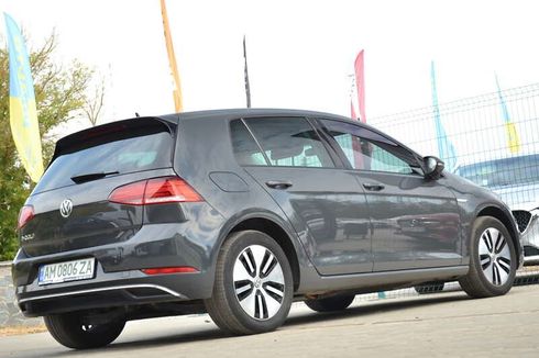 Volkswagen e-Golf 2020 - фото 14