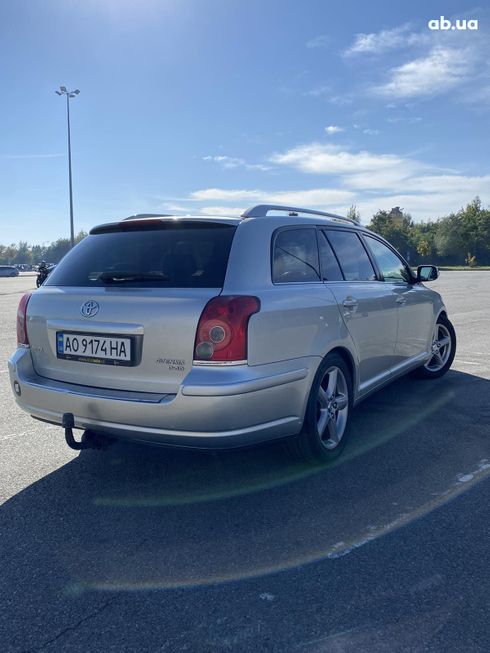 Toyota Avensis 2008 серебристый - фото 4