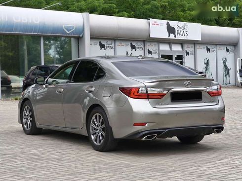 Lexus ES 2018 - фото 10