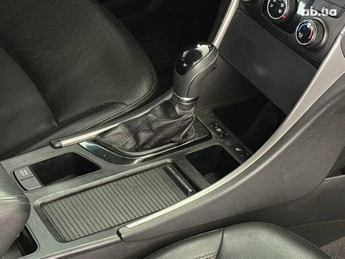 Hyundai Sonata 2014 серый - фото 18