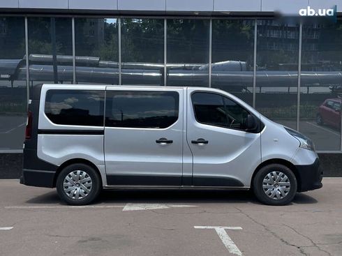Renault Trafic 2015 - фото 2