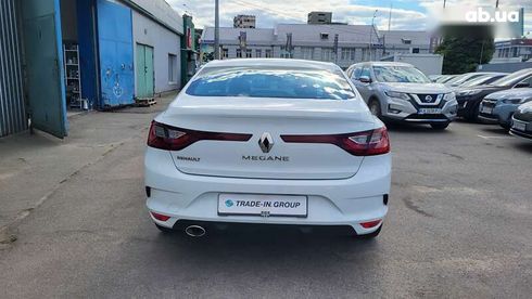 Renault Megane 2018 - фото 13