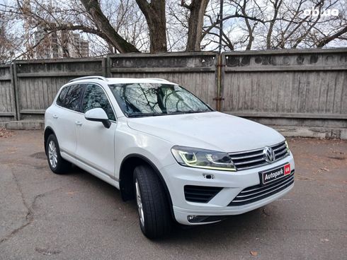 Volkswagen Touareg 2013 белый - фото 3