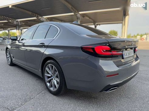 BMW 5 серия 2021 - фото 20