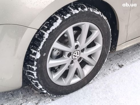 Volkswagen Jetta 2012 бежевый - фото 5