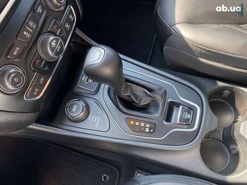 Jeep Cherokee 2019 - фото 19