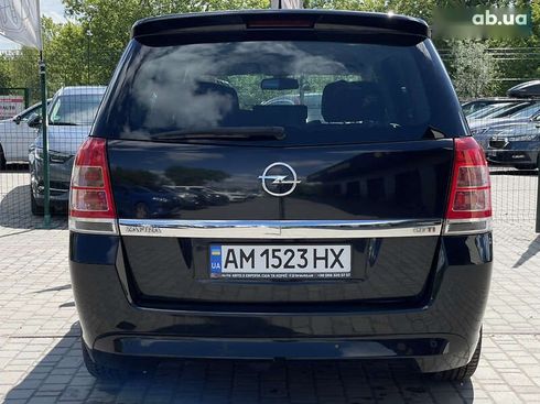 Opel Zafira 2009 - фото 17