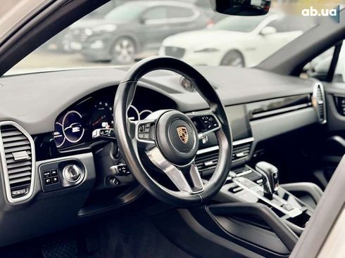Porsche Cayenne 2018 - фото 20