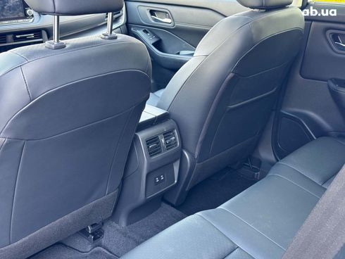 Nissan Rogue 2023 белый - фото 55