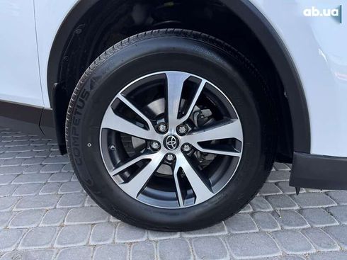 Toyota RAV4 2017 - фото 3