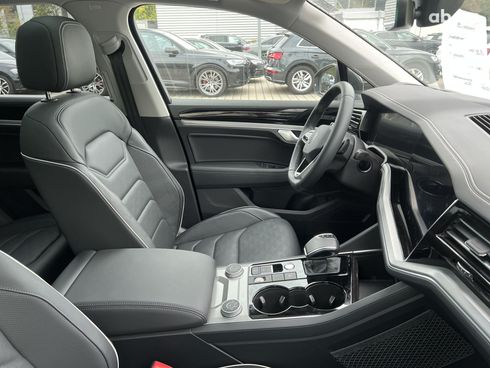 Volkswagen Touareg R 2023 - фото 24