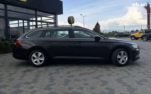 Skoda Superb 2019 - фото 8