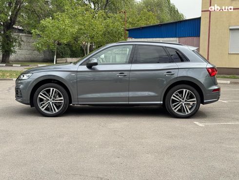 Audi Q5 2020 серый - фото 2