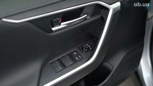 Toyota RAV4 2020 - фото 12