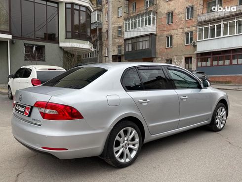 Skoda Superb 2014 серый - фото 43