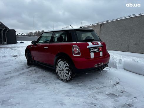 MINI Hatch 2010 красный - фото 3