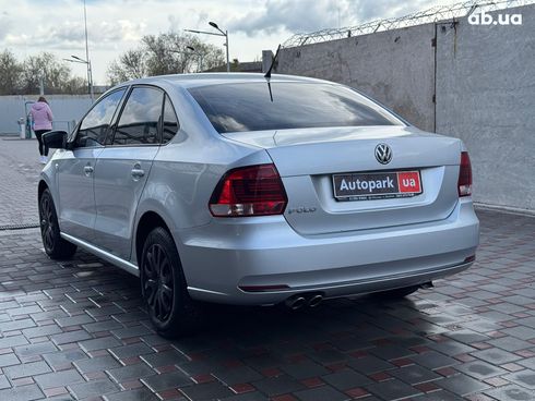 Volkswagen Polo 2018 серый - фото 4