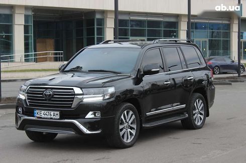 Toyota Land Cruiser 2017 - фото 2