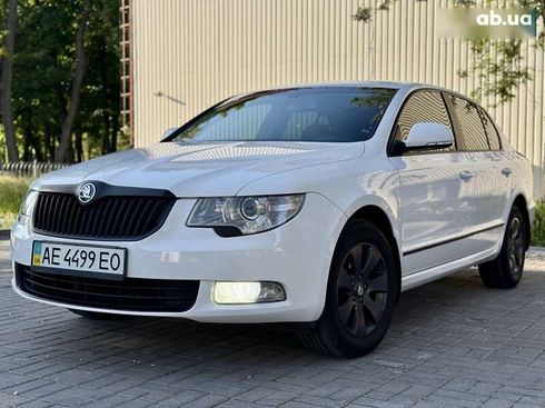 Skoda Superb 2013 - фото 4